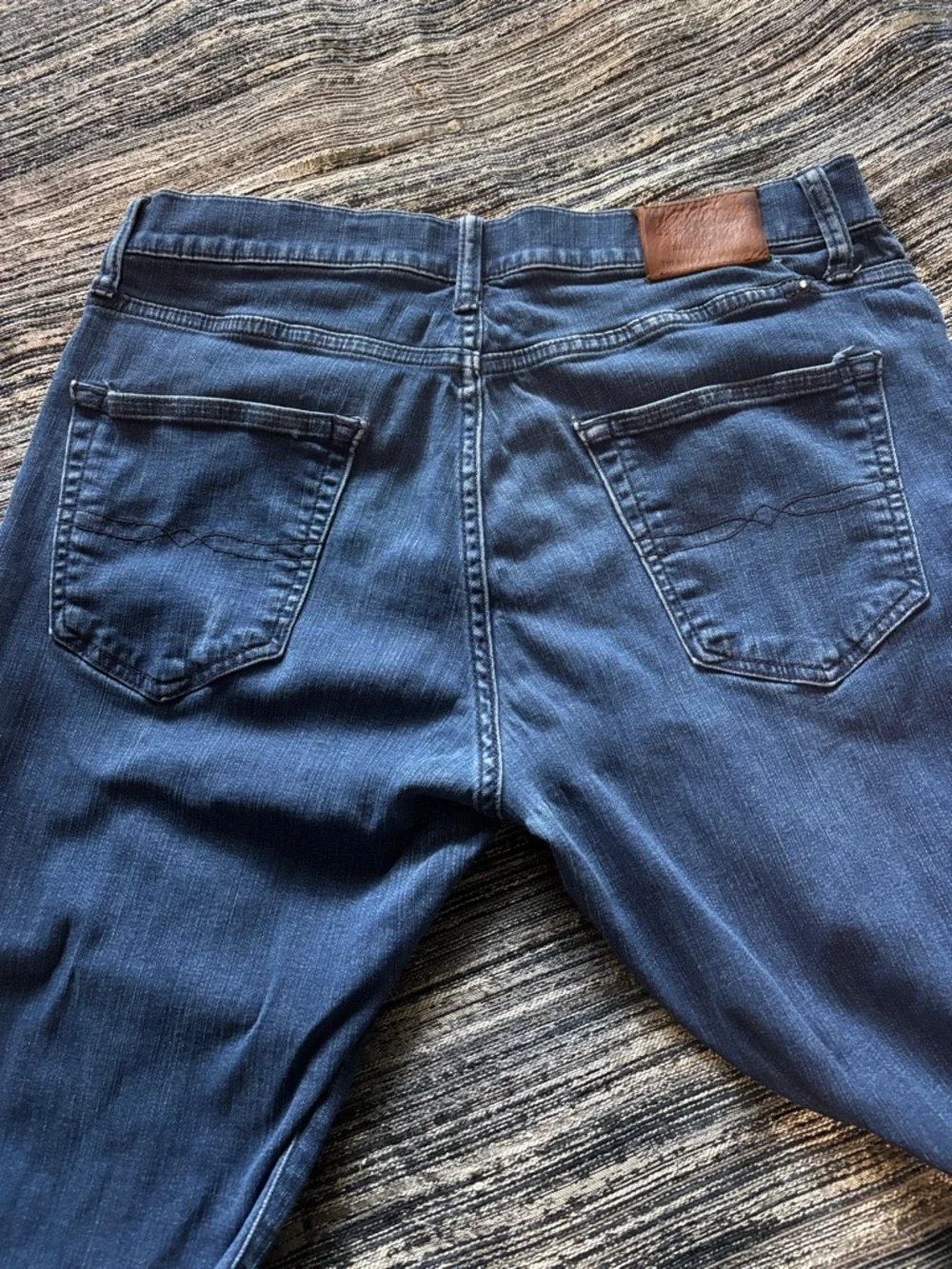 Lucky Brand Men’s 410 Athletic Slim Jeans